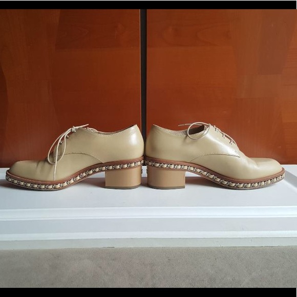 SOLD !!!! CHANEL 24K GOLD PLATED CHAIN OXFORDS - Picture 5 of 8